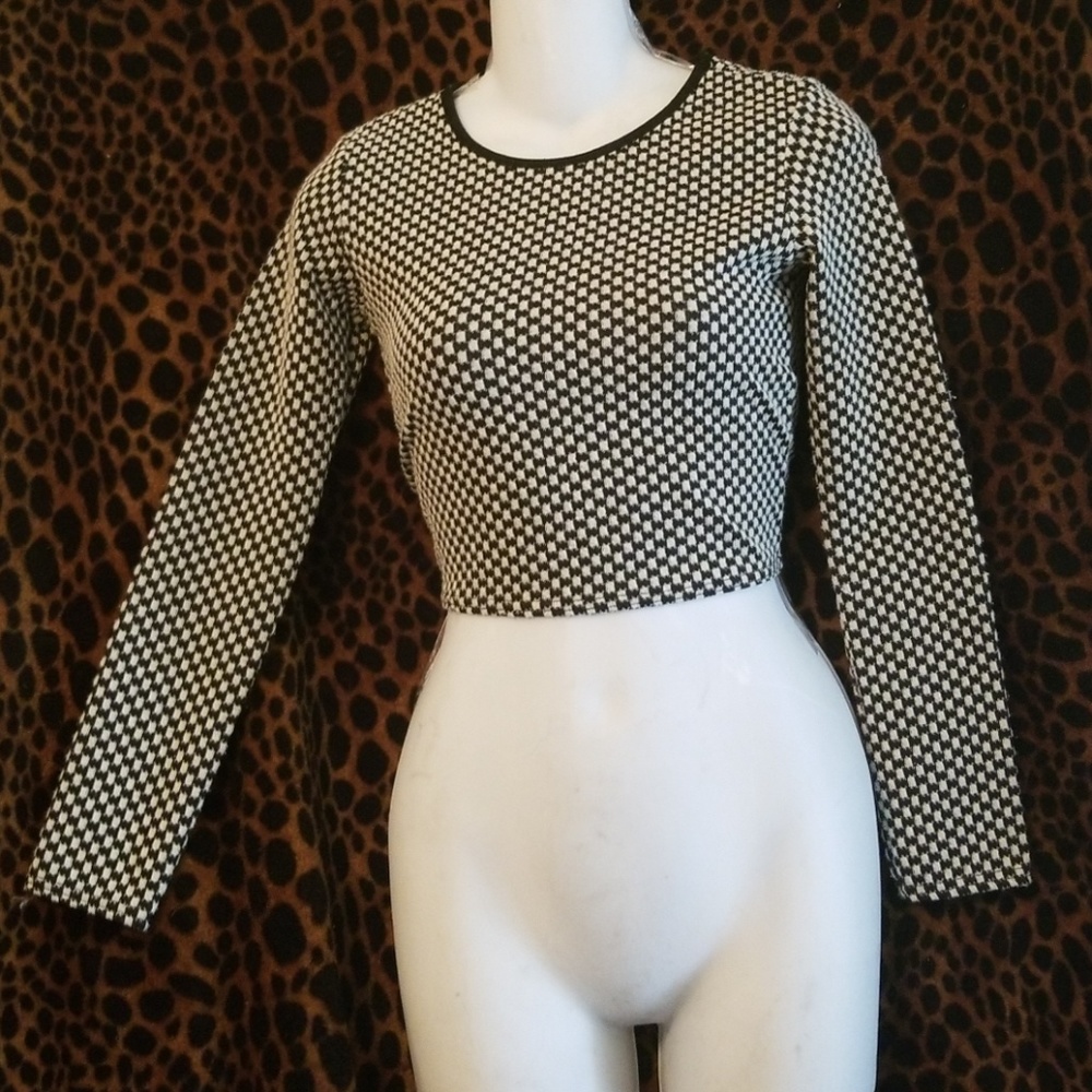 😎CROP TOP😎 - Picture 2 of 7